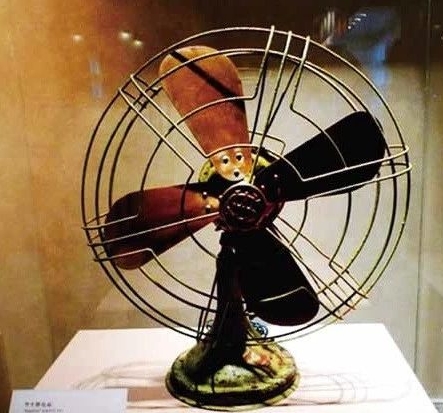 Every Product Has A Story|Peter Behrens Fan