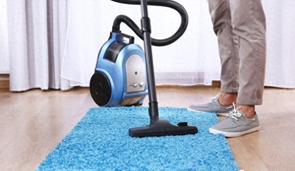 small vacuum cleaner
